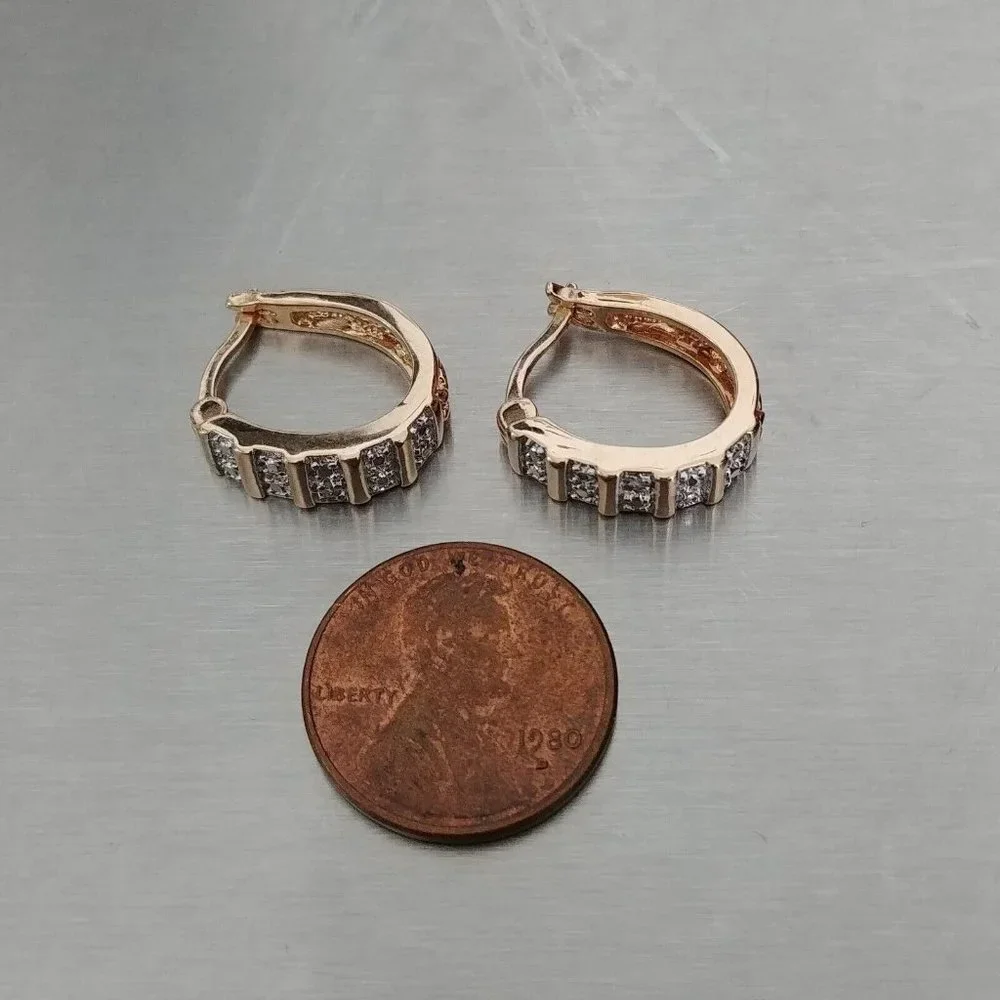 925 R CHINA SILVER - GOLD TONE HUGGIE EARRINGS WHITE CZ - Picture 2 of 11